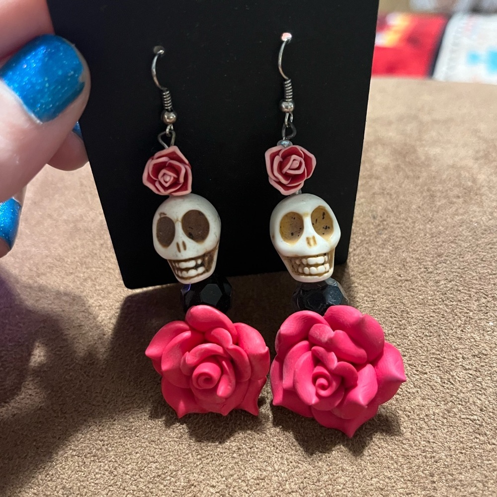 Awesome skull and rose earrings